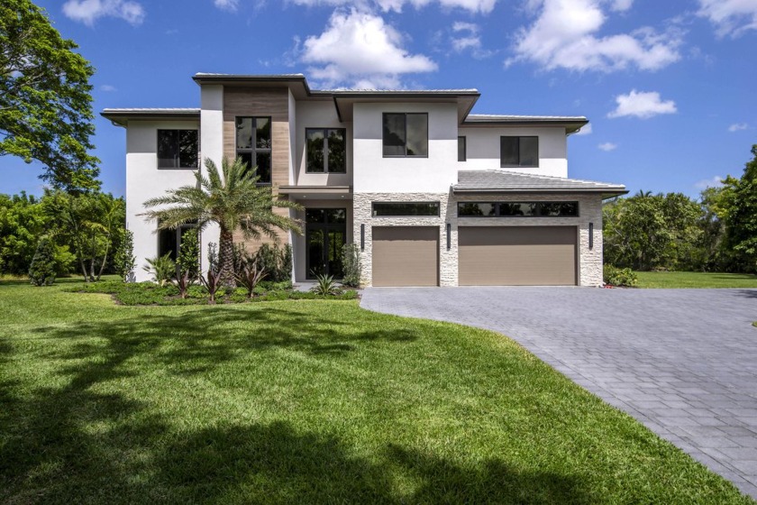 Experience the Height of Modern Elegance. Crafted by Dell - Beach Home for sale in Palm Beach Gardens, Florida on Beachhouse.com