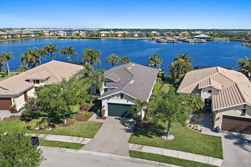 One or more photo(s) has been virtually staged. Welcome to - Beach Home for sale in Bradenton, Florida on Beachhouse.com
