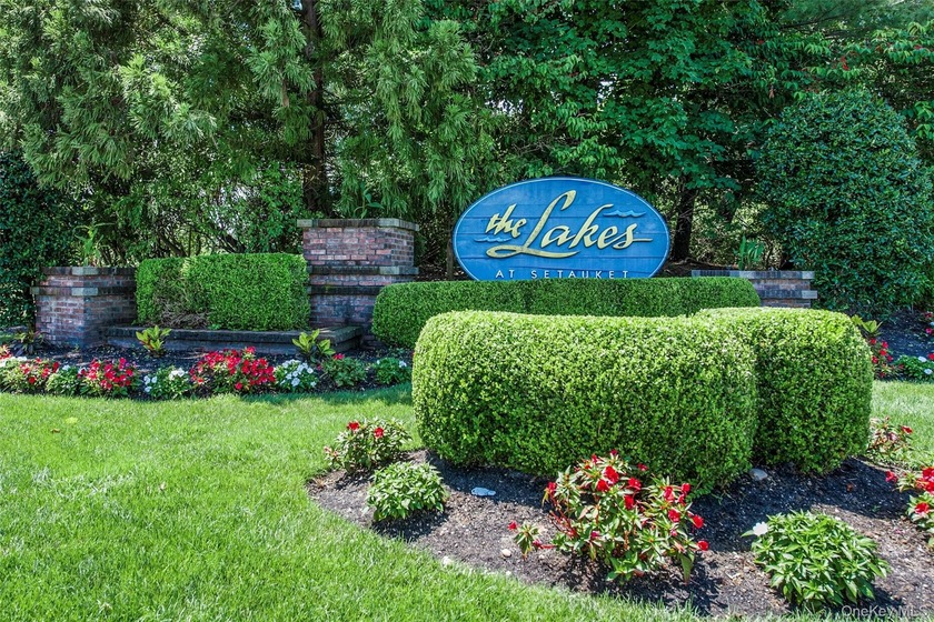 Move Right In! This Is An Impeccably Updated Maintained Essex - Beach Condo for sale in Setauket, New York on Beachhouse.com