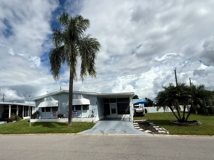 Welcome to your slice of paradise in sunny Ellenton, Florida - Beach Home for sale in Ellenton, Florida on Beachhouse.com
