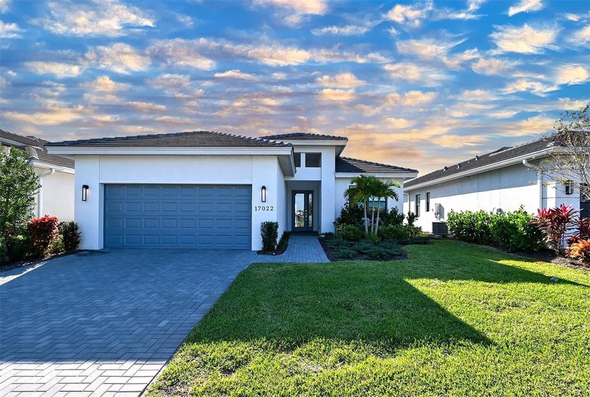 Under contract-accepting backup offers. Hurricane-impact doors - Beach Home for sale in Lakewood Ranch, Florida on Beachhouse.com