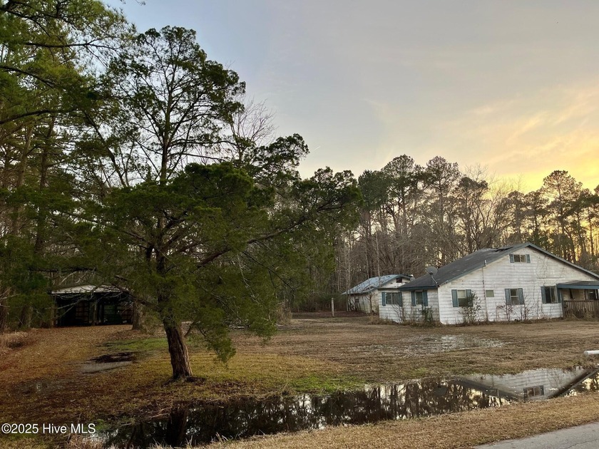 This property consists of three parcels totaling 0.9 acres - Beach Lot for sale in Elizabeth City, North Carolina on Beachhouse.com