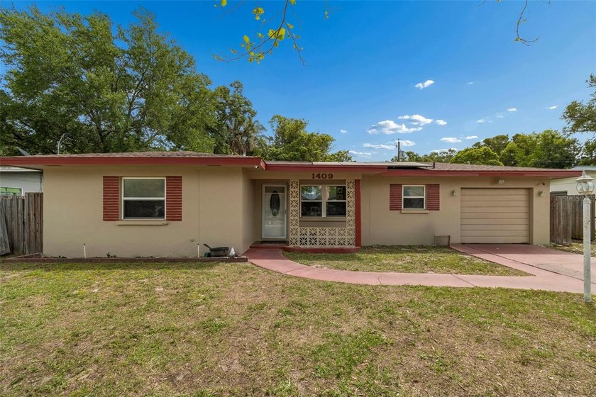 Welcome to your own private oasis in the heart of Clearwater! - Beach Home for sale in Clearwater, Florida on Beachhouse.com