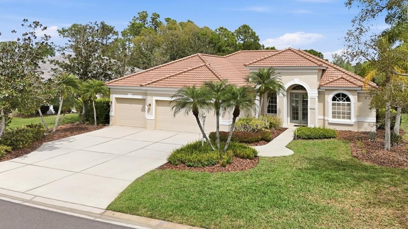 Experience the perfect blend of comfort, elegance, and lifestyle - Beach Home for sale in Lakewood Ranch, Florida on Beachhouse.com