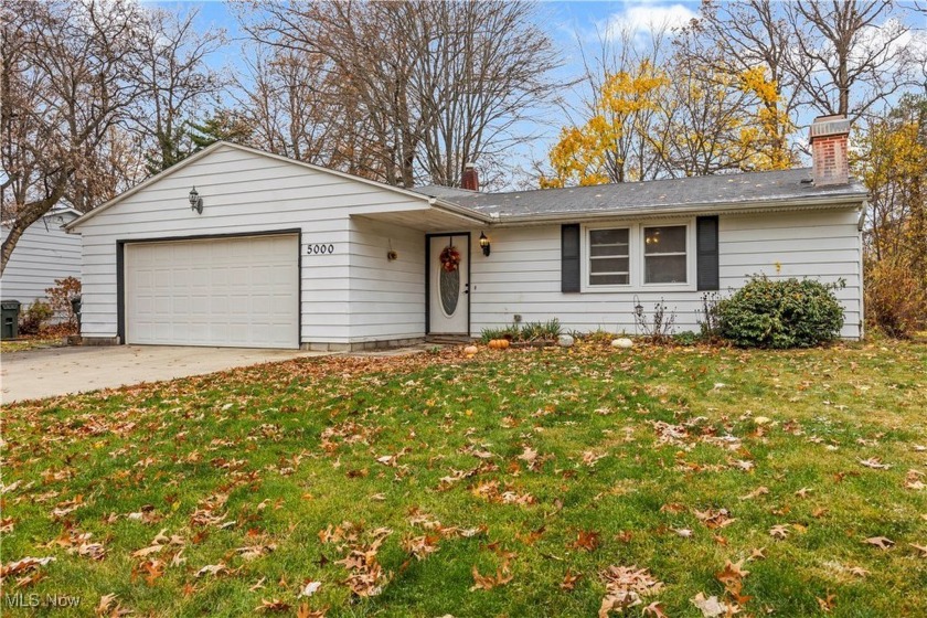 Welcome home to this charming family home situated in the heart - Beach Home for sale in Vermilion, Ohio on Beachhouse.com