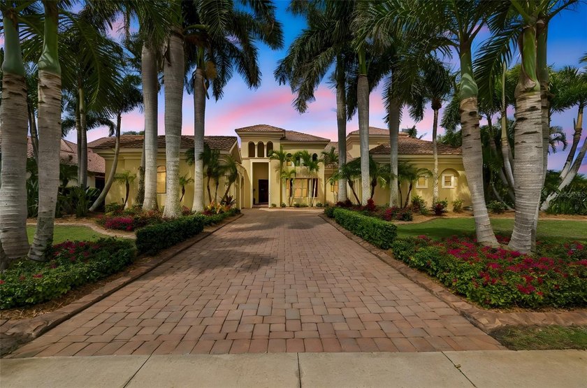 Welcome to a waterfront residence where thoughtful design - Beach Home for sale in Apollo Beach, Florida on Beachhouse.com