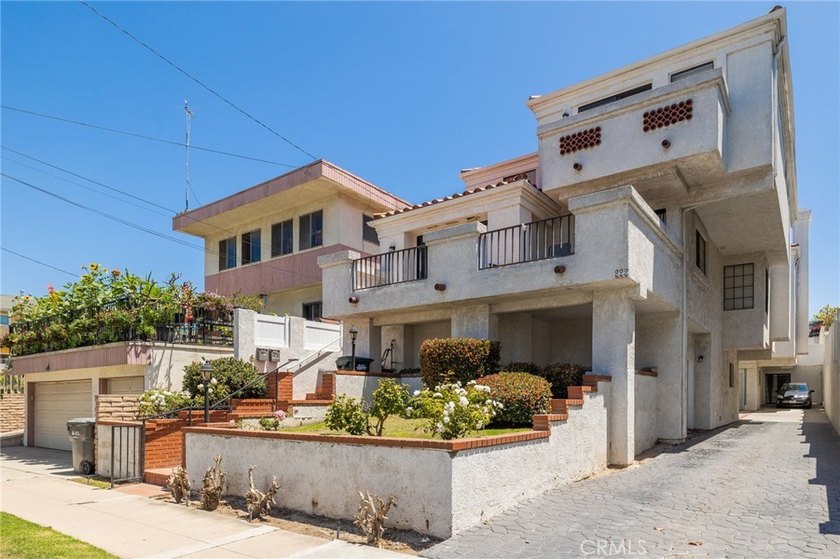 Welcome to this beautifully updated townhome located in this - Beach Townhome/Townhouse for sale in Redondo Beach, California on Beachhouse.com