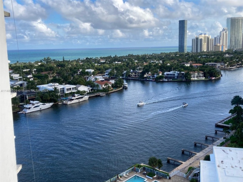 EXTRAORDINARY UNIT IN VERY DESIRABLE WATERVIEW COMPLEX. THIS - Beach Condo for sale in Aventura, Florida on Beachhouse.com