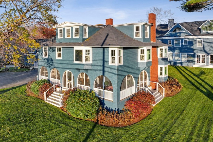 Experience the charm of a bygone era in this timeless home - Beach Home for sale in Kennebunkport, Maine on Beachhouse.com