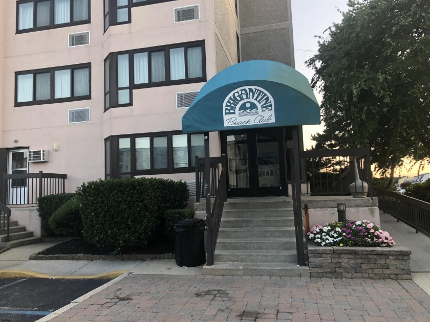 Lowest Priced 2-bedroom 2 bath Brigantine Beach Club condo on - Beach Condo for sale in Brigantine, New Jersey on Beachhouse.com