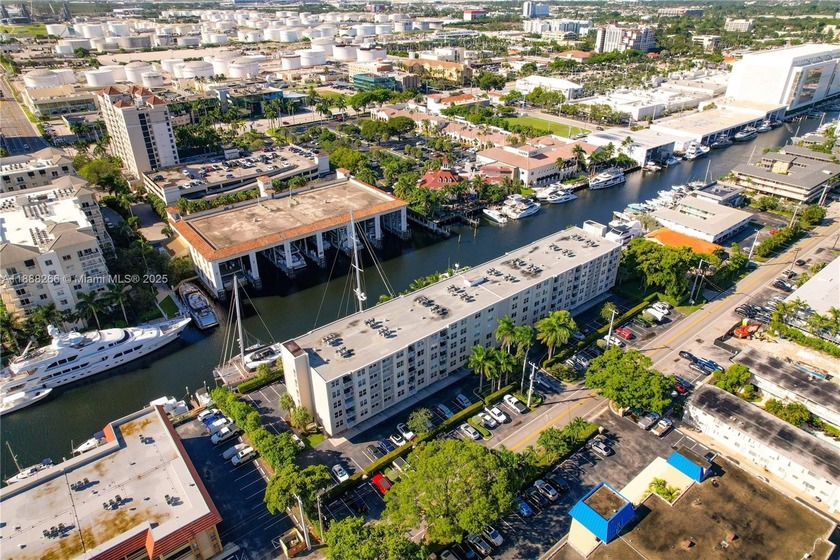 BEAUTIFUL 2 BEDROOM , 2 BATHROOM
Spacious and bright unit - Beach Condo for sale in Fort Lauderdale, Florida on Beachhouse.com