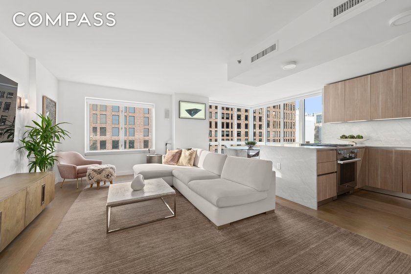 The sights of the city unfold at your feet in this sun-filled - Beach Condo for sale in New York, New York on Beachhouse.com