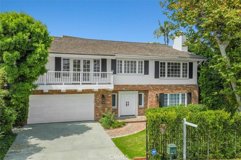 When you first arrive at this perfect family home, you will be - Beach Home for sale in Pacific Palisades, California on Beachhouse.com