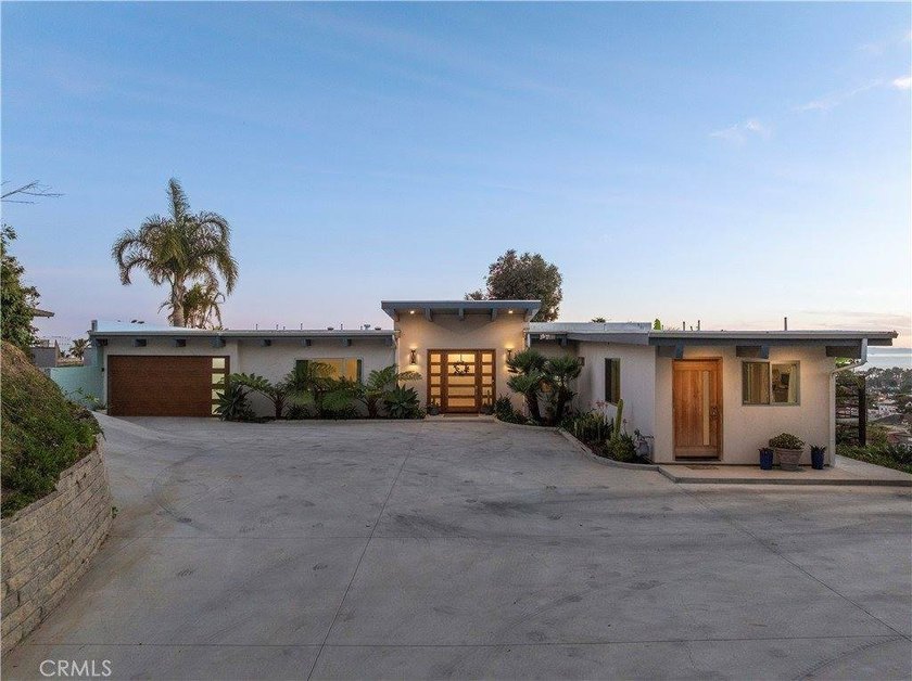 Perched on a prized Ventura hillside, this stunning home - Beach Home for sale in Ventura, California on Beachhouse.com