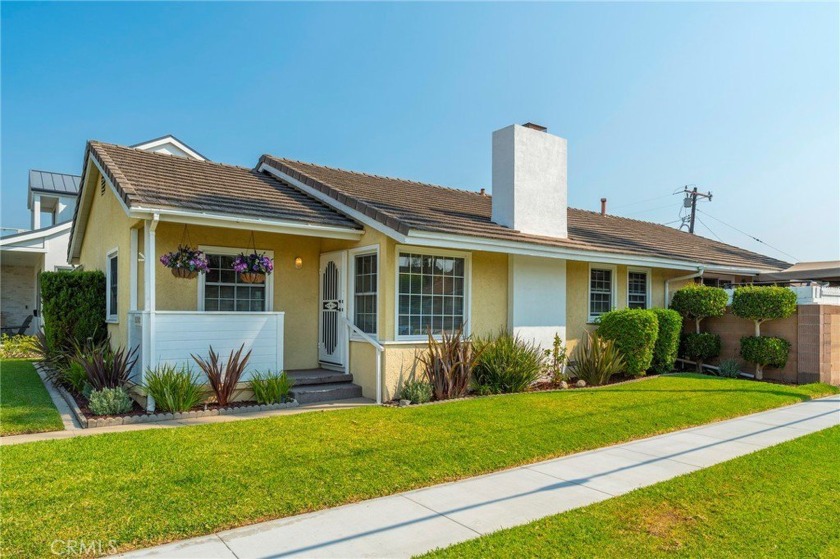 Located in the highly coveted Lake Park neighborhood of - Beach Home for sale in Huntington Beach, California on Beachhouse.com