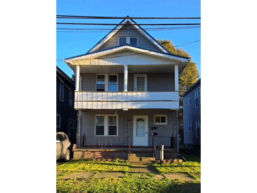 Live free with this owner-occupant opportunity! This - Beach Home for sale in Erie, Pennsylvania on Beachhouse.com