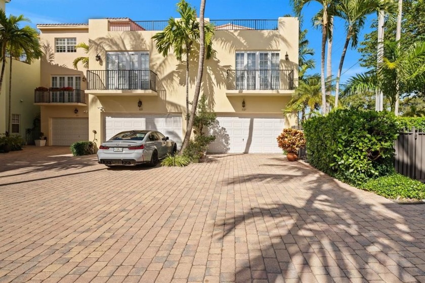 Gorgeous Tri-Level townhome!!!!!  Home is fully upgraded , 
Two - Beach Townhome/Townhouse for sale in Fort Lauderdale, Florida on Beachhouse.com