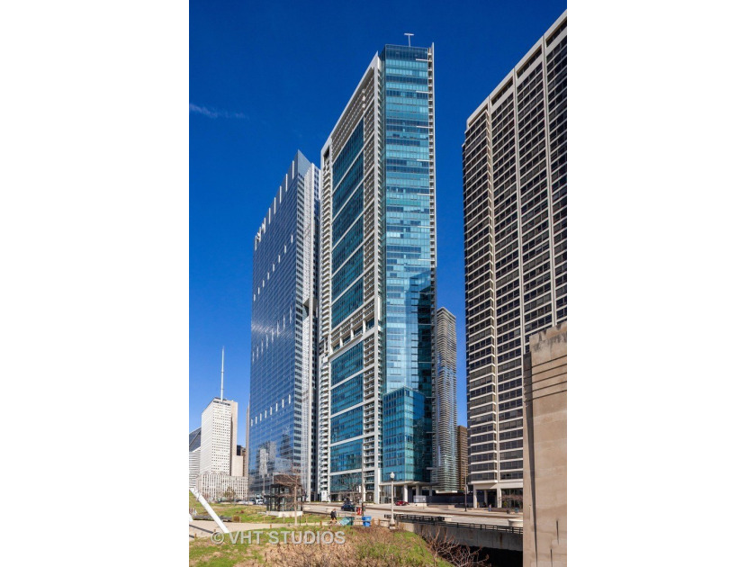 Welcome to 340 On The Park Chicago's Premium Lakeside East Lux - Beach Condo for sale in Chicago, Illinois on Beachhouse.com