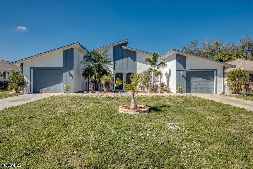 Incredible Income Opportunity in SE Cape Coral! Don't miss this - Beach Home for sale in Cape Coral, Florida on Beachhouse.com