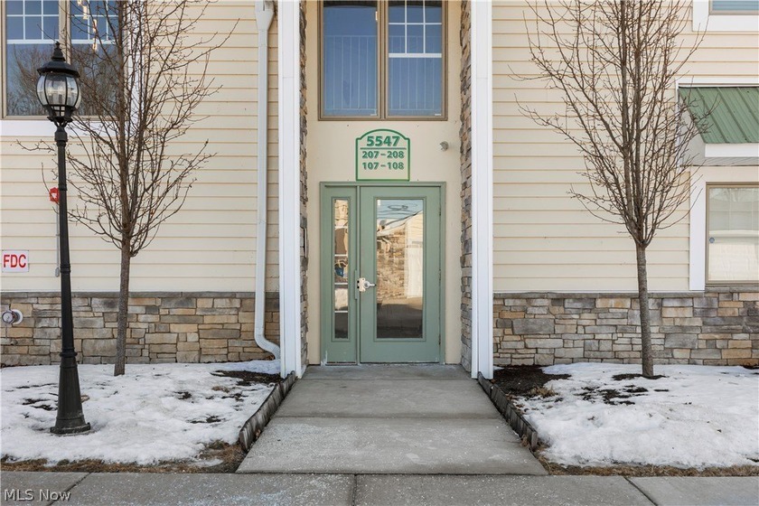 Welcome HOME to 5547 Beavercrest Dr #107! This beautifully - Beach Condo for sale in Lorain, Ohio on Beachhouse.com