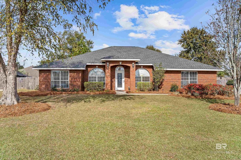 Welcome to a BEAUTIFUL 4 Bedroom / 3 Bathroom + Bonus room home - Beach Home for sale in Foley, Alabama on Beachhouse.com