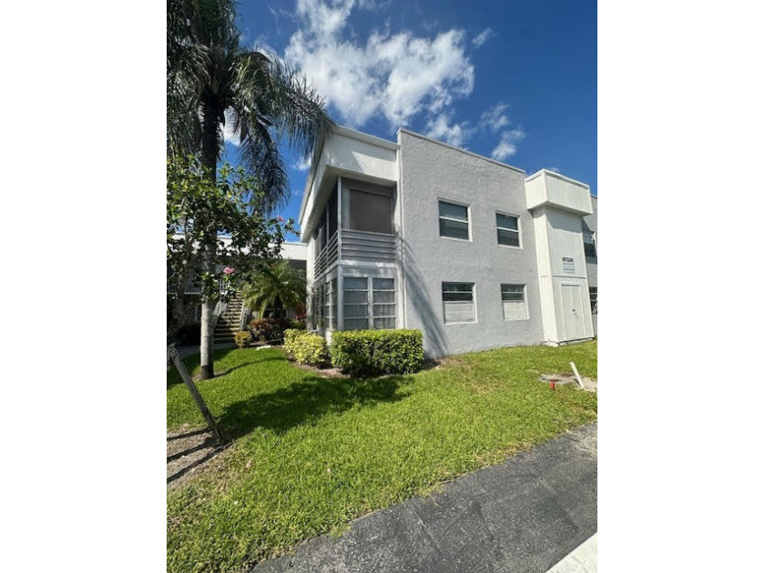 Nice and clean 1st floor condo. Updated kitchen with granite - Beach Condo for sale in Delray Beach, Florida on Beachhouse.com