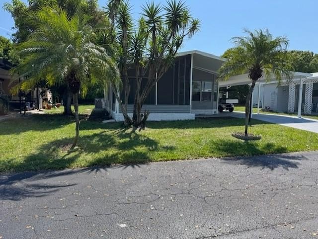 This home is beautifully renovated. New flooring new H/W, new AC - Beach Home for sale in Boynton Beach, Florida on Beachhouse.com