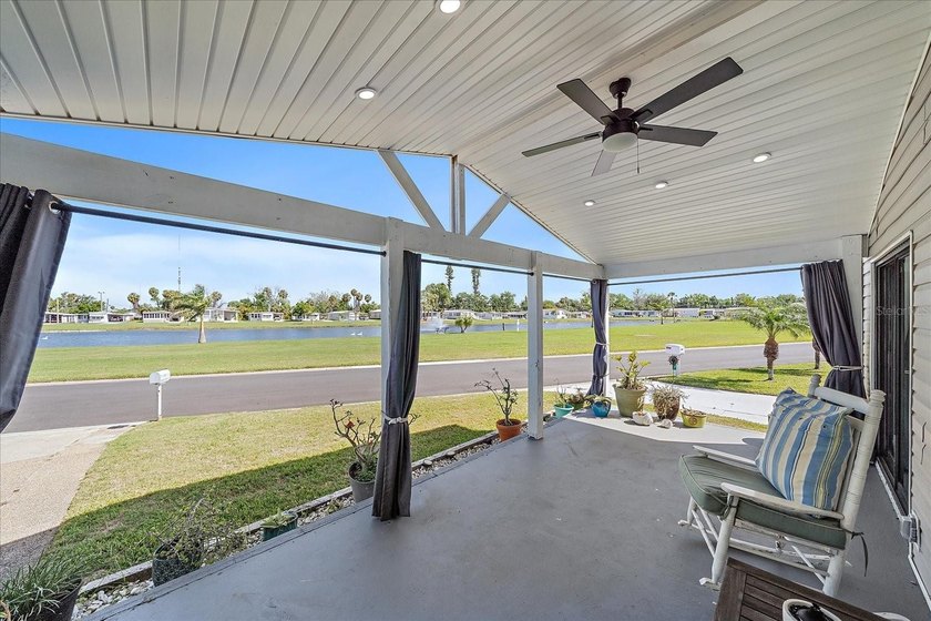 Welcome home to Leisure Lake, a 55+ resident-owned Co-Op - Beach Home for sale in Palmetto, Florida on Beachhouse.com
