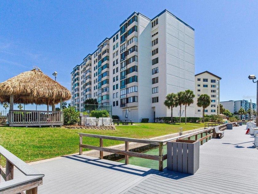 BREATHTAKING, FULLY RENOVATED WATERFRONT CONDO IN ISLAND - Beach Condo for sale in Clearwater Beach, Florida on Beachhouse.com