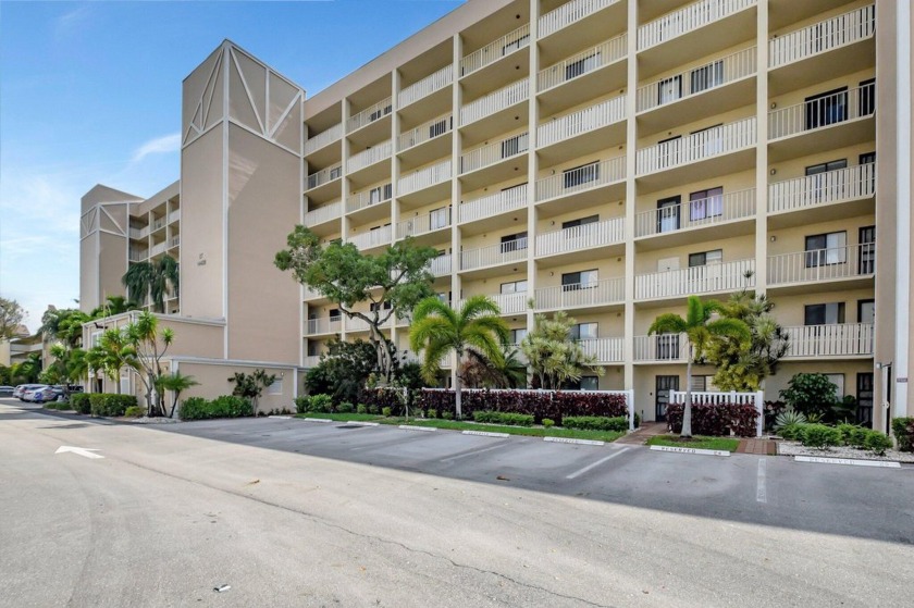 Welcome to this beautifully maintained 2-bedroom, 2-bath - Beach Condo for sale in Delray Beach, Florida on Beachhouse.com