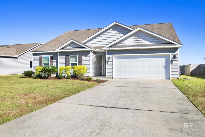 Gulf Shores City Schools & USDA Eligible! Move in for very - Beach Home for sale in Gulf Shores, Alabama on Beachhouse.com