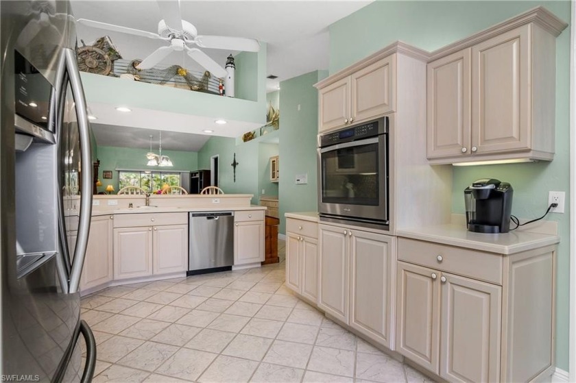 Motivated sellers are offering this well-maintained home at an - Beach Home for sale in Naples, Florida on Beachhouse.com