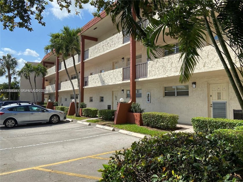 Beautiful 2-bedroom, 2-bathroom first-floor condo ideally - Beach Condo for sale in Pembroke Pines, Florida on Beachhouse.com