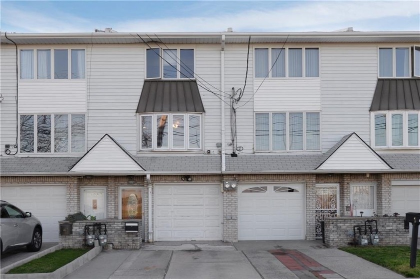 A charming townhouse, this two bedroom home sits seconds away - Beach Home for sale in Staten  Island, New York on Beachhouse.com