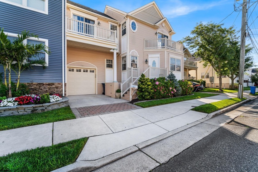 Welcome to Adams Ave. This great townhome is ready for its new - Beach Home for sale in Margate, New Jersey on Beachhouse.com