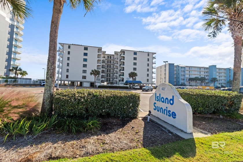 Welcome to your slice of paradise! This one-bedroom - Beach Condo for sale in Gulf Shores, Alabama on Beachhouse.com