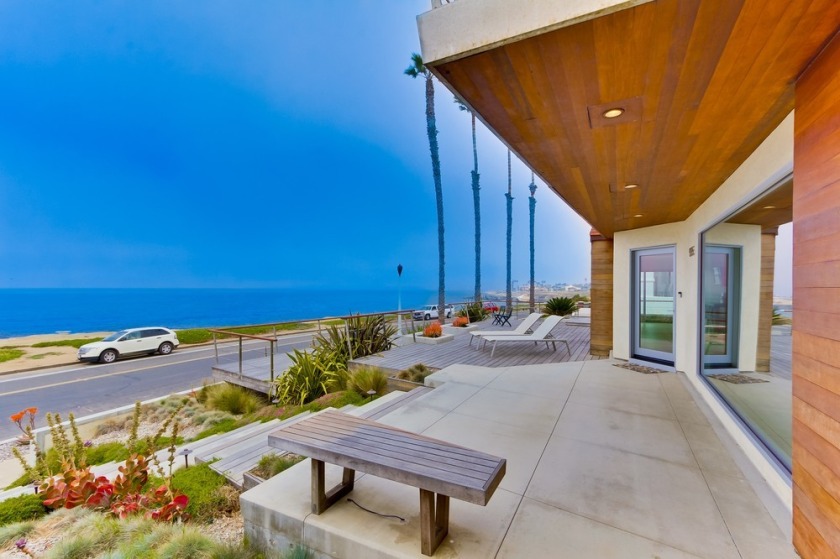 SPECTACULAR OCEANFRONT ESTATE--Private Pool and Hot Tub - Beach Vacation Rentals in San Diego, California on Beachhouse.com