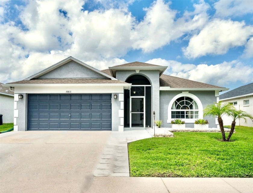 Welcome to 10811 LAKESIDE VISTA DRIVE, RIVERVIEW, FL. This - Beach Home for sale in Riverview, Florida on Beachhouse.com