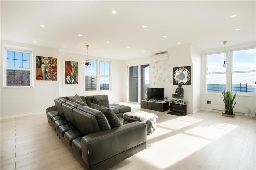 Stunning top-floor penthouse in the iconic Oceana Condominium & - Beach Condo for sale in Brooklyn, New York on Beachhouse.com