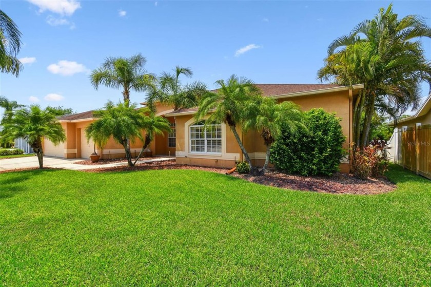Spacious Golf Course Home with Breathtaking Views  Resort-Style - Beach Home for sale in Riverview, Florida on Beachhouse.com