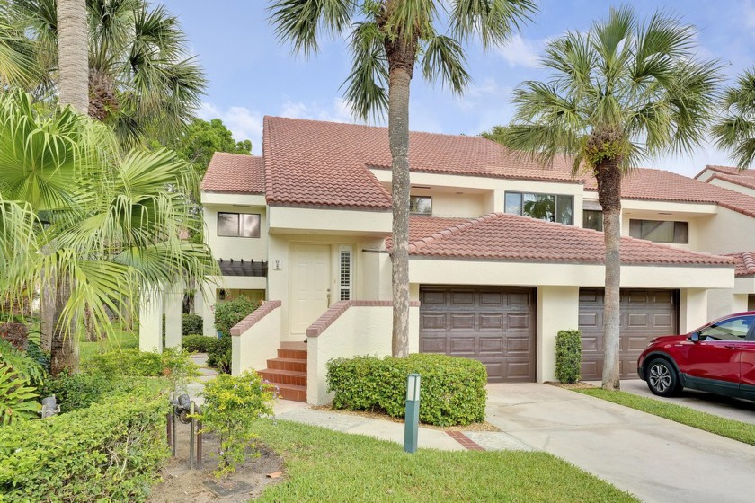 Newly offered corner unit in Sea Oats of Juno Beach. Offering 3 - Beach Condo for sale in Juno Beach, Florida on Beachhouse.com