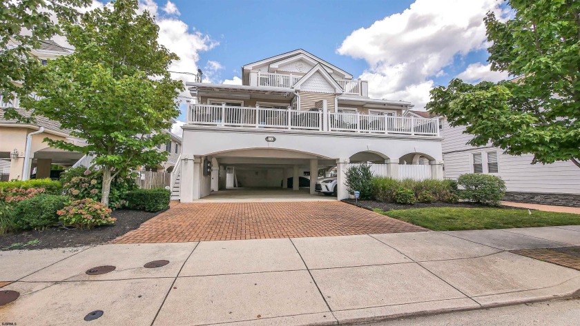 Beautiful, spacious 3 Bedroom, 2 bath condo  with an ELEVATOR - Beach Condo for sale in Margate, New Jersey on Beachhouse.com