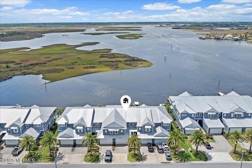 This meticulously maintained, designer-owned waterfront townhome - Beach Townhome/Townhouse for sale in Jacksonville Beach, Florida on Beachhouse.com