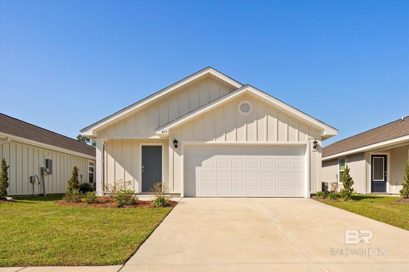 Location is key for this inviting cottage close to all that - Beach Home for sale in Foley, Alabama on Beachhouse.com