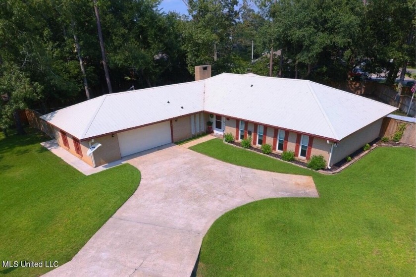 The WOW factor is the result when this fabulous renovation - Beach Home for sale in Diamondhead, Mississippi on Beachhouse.com