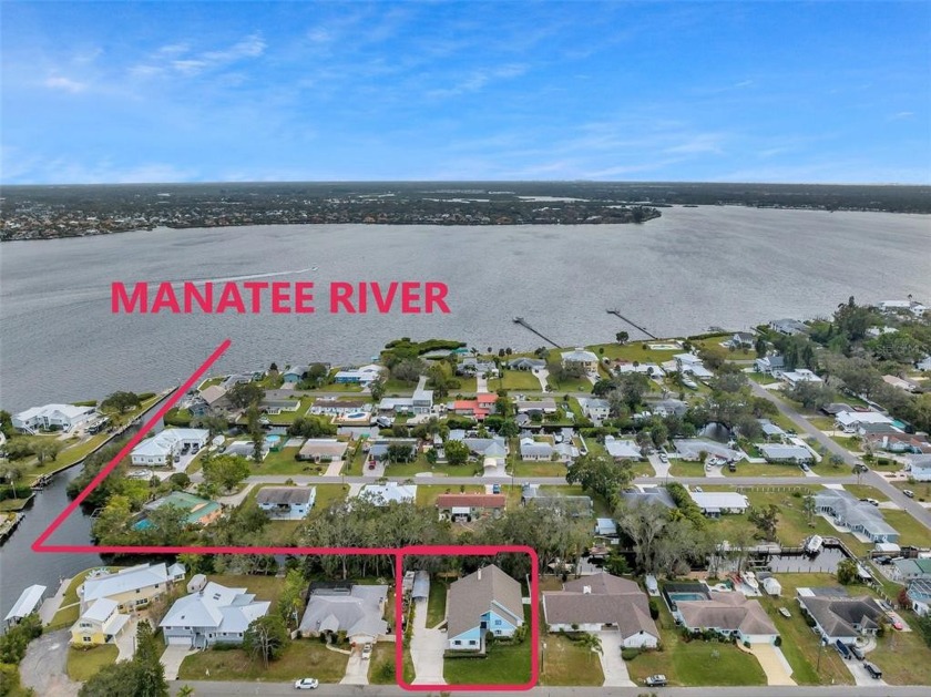 Size matters! Come see why and buy a lil' bit of Old Florida, Be - Beach Home for sale in Ellenton, Florida on Beachhouse.com