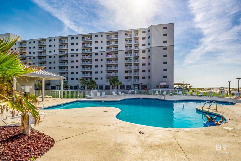 WEST SIDE CORNER - PENT HOUSE - 40,000 $$$ -/+ annually - STUDIO - Beach Condo for sale in Gulf Shores, Alabama on Beachhouse.com