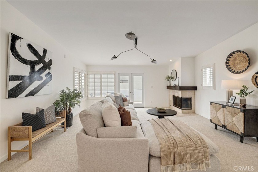 Bulls eye Downtown Hermosa Beach Location. Park the car and walk - Beach Townhome/Townhouse for sale in Hermosa Beach, California on Beachhouse.com
