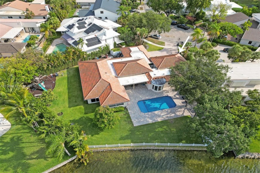 RARE OPPORTUNITY Best lakefront property in the prestigious & - Beach Home for sale in Hollywood, Florida on Beachhouse.com
