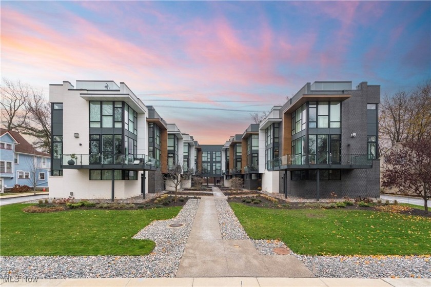 Welcome Home to this Luxury Townhome Overlooking Edgewater Beach - Beach Townhome/Townhouse for sale in Cleveland, Ohio on Beachhouse.com